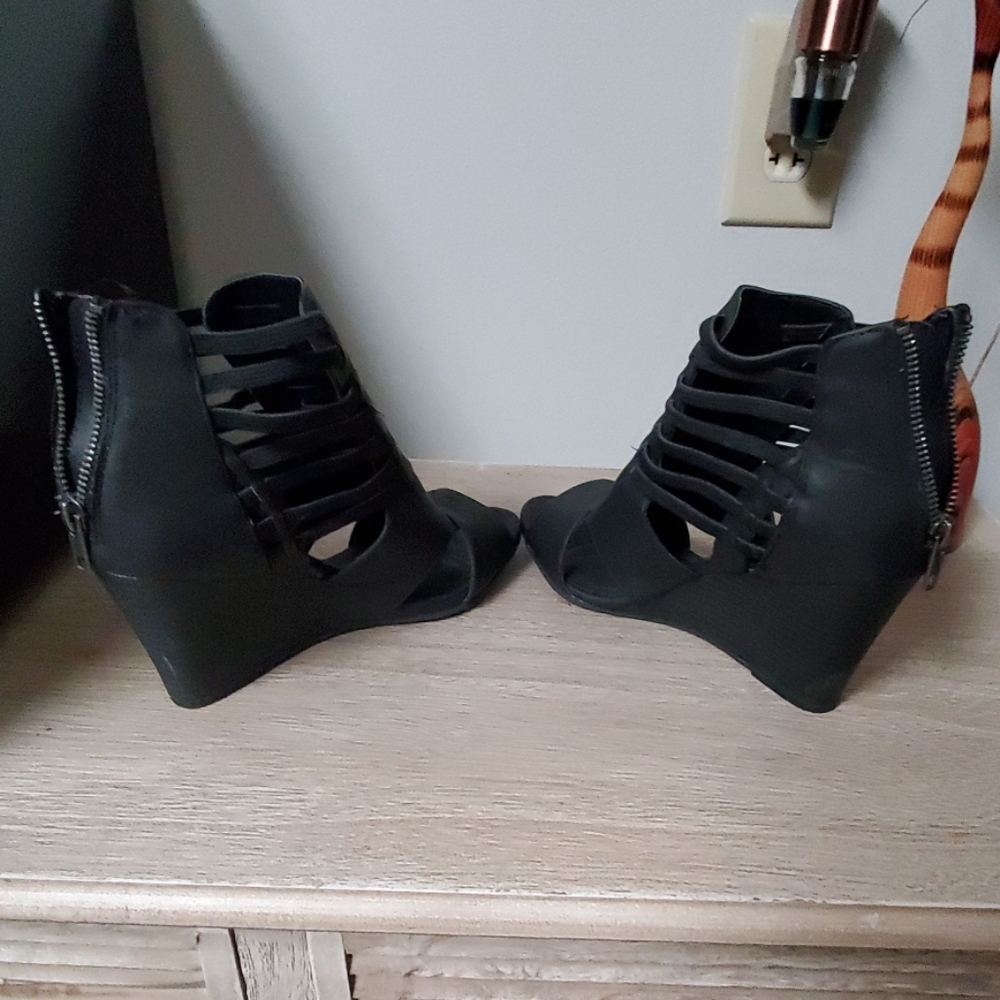 High heels - Picture 3 of 6